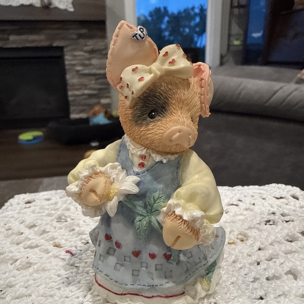 "This Little Piggy" Enesco Figurine "Sow In Love" 1995 Designed by Mary Rhyner